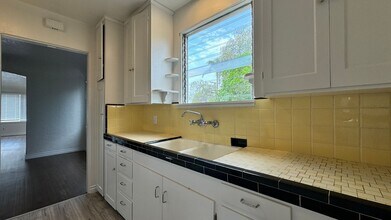 1042-1042 W Redwood St in San Diego, CA - Foto de edificio - Building Photo