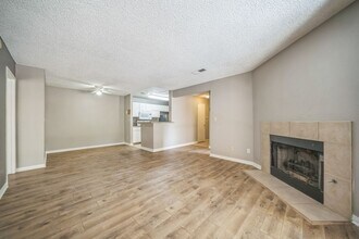2200 S Fort Apache Rd in Las Vegas, NV - Building Photo - Building Photo