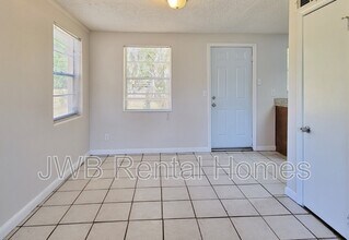 7833 Eaton Ave in Jacksonville, FL - Building Photo - Building Photo