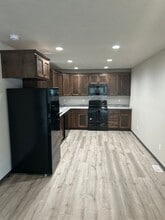 1814 N Oberg Cir in Sioux Falls, SD - Foto de edificio - Building Photo