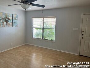 15 McLennan Oak in San Antonio, TX - Building Photo - Building Photo