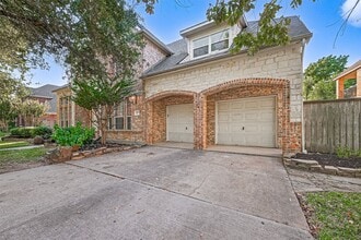 3427 Lakeridge Canyon Dr in Sugar Land, TX - Building Photo - Building Photo