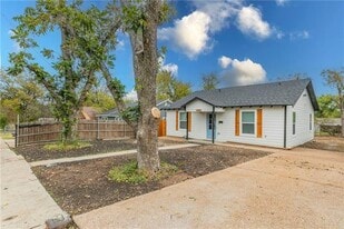 2208 Gurley Ave in Waco, TX - Building Photo