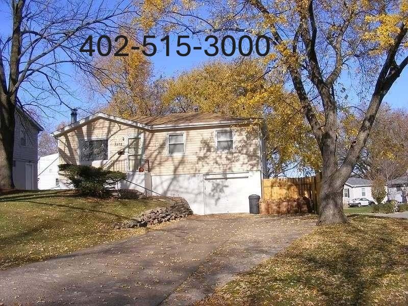 3202 Cornhusker Dr in Omaha, NE - Building Photo