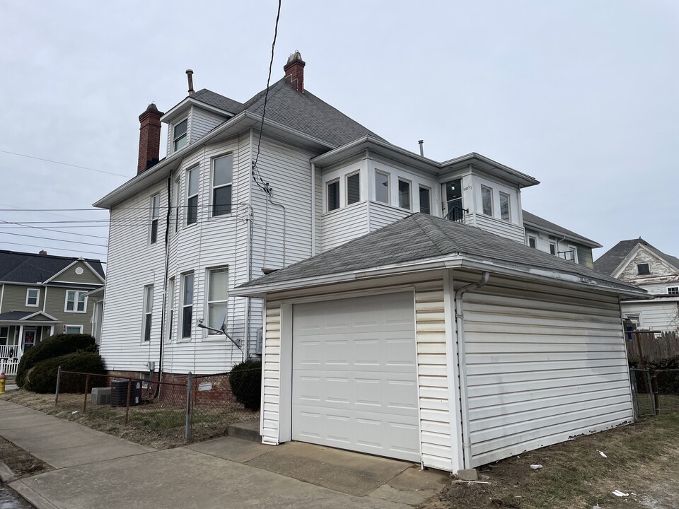 1800 Spring St, Unit Up in Parkersburg, WV - Foto de edificio