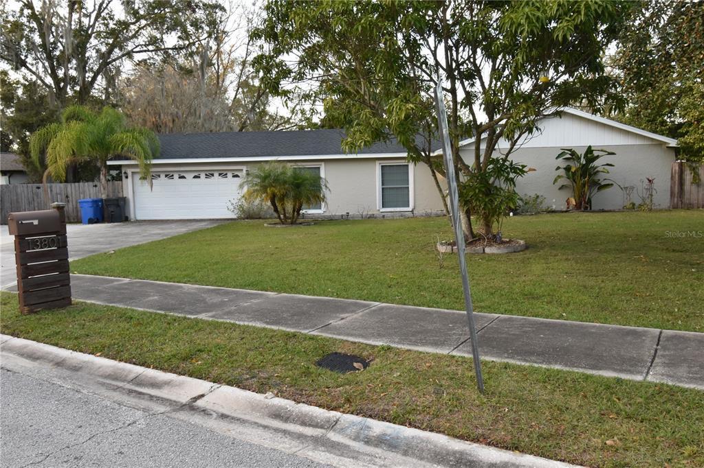 13801 Cherry Creek Dr in Tampa, FL - Building Photo