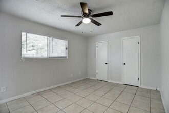 12609 Veterans Memorial Dr in Houston, TX - Building Photo - Building Photo