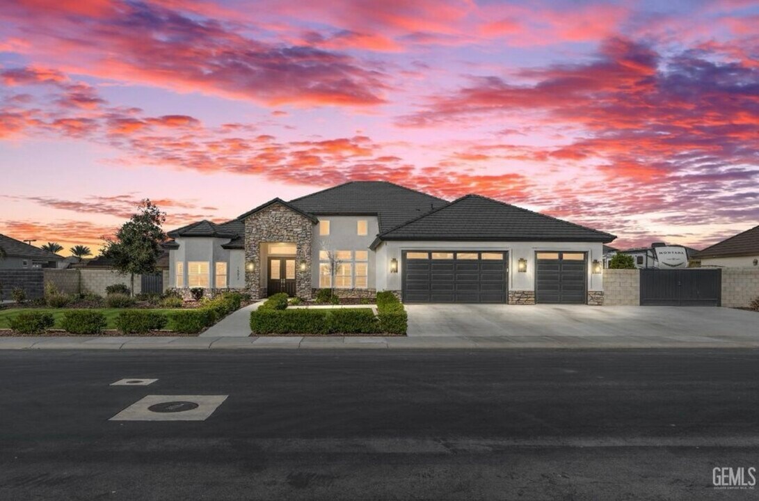 16612 Bellewood Pl in Bakersfield, CA - Building Photo
