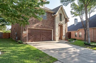 910 Waterside Dr in Euless, TX - Building Photo - Building Photo