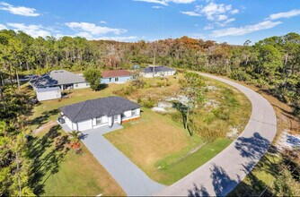1949 Quintero Ln in Lehigh Acres, FL - Building Photo - Building Photo