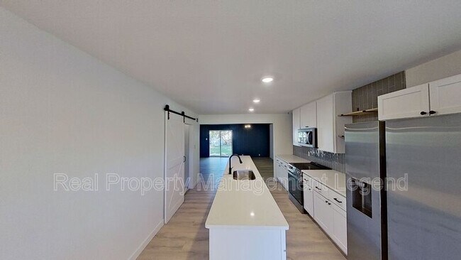 property at 1811 N Crockett St