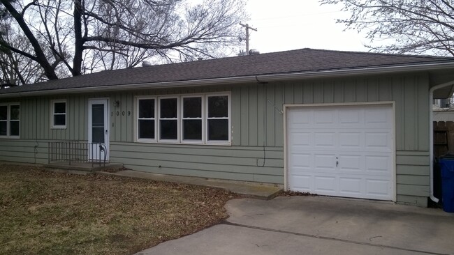 property at 1009 W 22nd Terrace