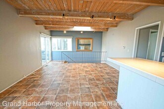 320 34th St in Manhattan Beach, CA - Foto de edificio - Building Photo