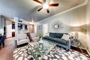 Firestone at West 7th in Fort Worth, TX - Building Photo