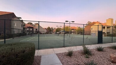 5068 S Rainbow Blvd in Las Vegas, NV - Foto de edificio - Building Photo