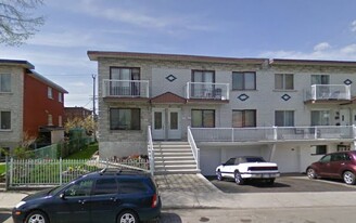 4905-4909 Robert Boul in Montréal, QC - Building Photo