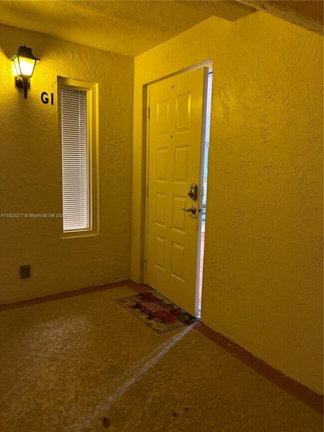 2025 SW Silver Pine Way in Palm City, FL - Building Photo - Building Photo