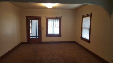 406 S Chicago Ave in Hastings, NE - Building Photo - Building Photo