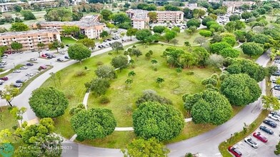 6010 S Falls Cir Dr in Lauderhill, FL - Building Photo - Building Photo