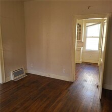 1913 Robbins Pl-Unit -A in Austin, TX - Foto de edificio - Building Photo