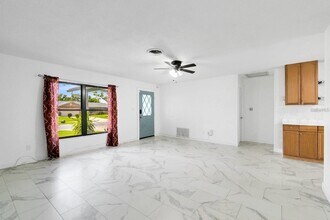 10625 Bresslyn Blvd in Orlando, FL - Foto de edificio - Building Photo