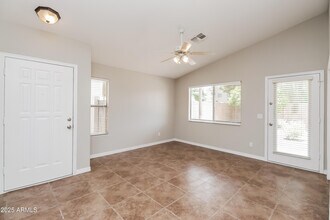 9309 E Osage Ave in Mesa, AZ - Building Photo - Building Photo
