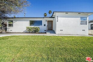 5928 S La Brea Ave in Los Angeles, CA - Building Photo