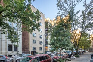 316 W 84th St in New York, NY - Building Photo