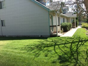 1426 NE Tucson Way in Bend, OR - Building Photo - Building Photo