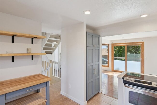 property at 4196 Greenbriar Blvd