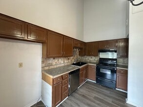 100 Teal Ln in Lafayette, LA - Foto de edificio - Building Photo