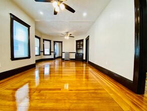 85 Albion St, Unit 2 in Medford, MA - Building Photo - Building Photo