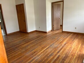 1109 W 20th St in Cedar Falls, IA - Building Photo - Building Photo