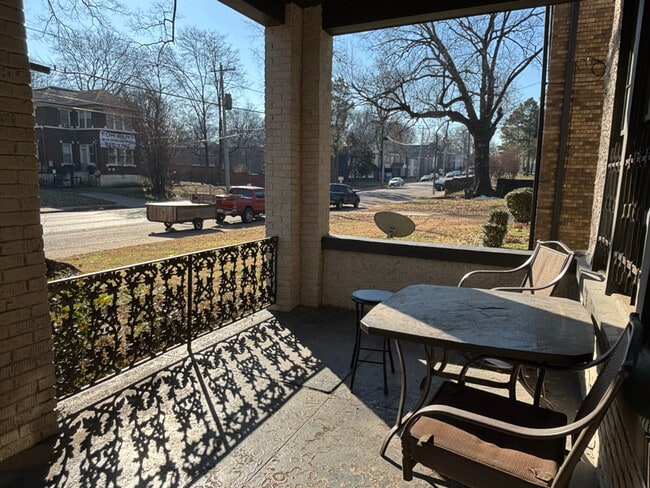 159 N Belvedere Blvd in Memphis, TN - Foto de edificio - Building Photo