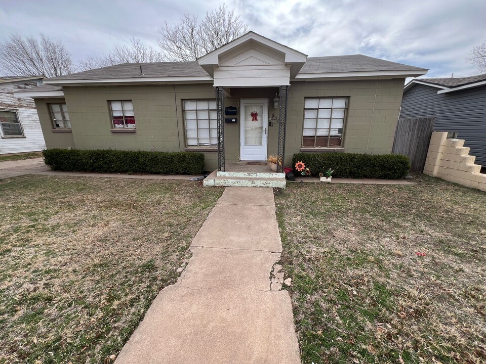 3503 27th St in Lubbock, TX - Building Photo