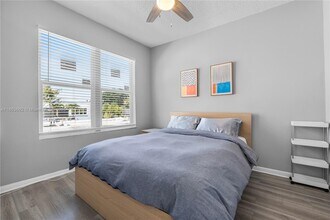 1320 Drexel Ave, Unit #305 in Miami Beach, FL - Building Photo - Building Photo