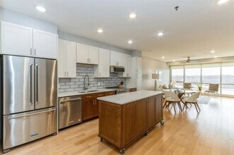 1303 5th St in Coralville, IA - Building Photo - Building Photo