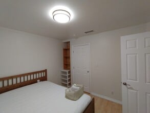 5892 Wheelhouse Ln in Agoura Hills, CA - Building Photo - Building Photo