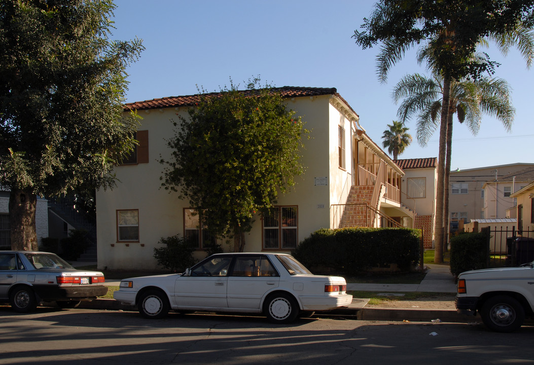 2010 Pine Ave in Long Beach, CA - Building Photo