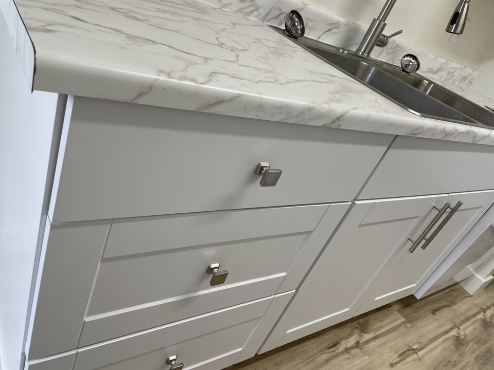 89 S Valley Dr in Evanston, WY - Building Photo