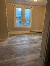 481 Broadway St, Unit 2 in Lowell, MA - Foto de edificio - Building Photo