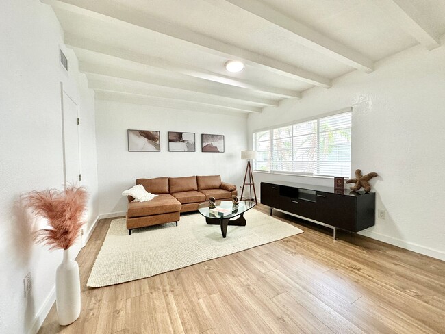 3915 Meridian Ave in Miami Beach, FL - Building Photo - Building Photo