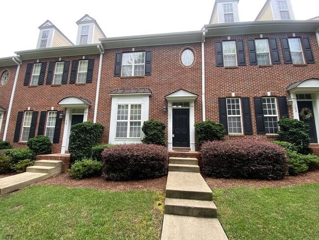 property at 104 W Savannah Rdg Rd