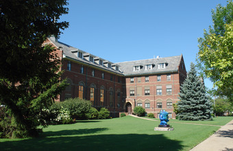 St Joseph Apartments in Erie, PA - Foto de edificio - Building Photo