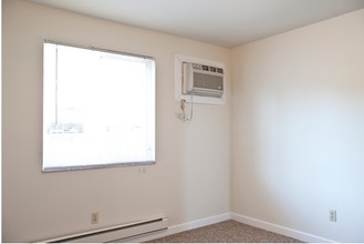 Eastside Apartments in Bloomington, IN - Building Photo - Interior Photo