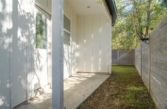 6325 Ponca St in Austin, TX - Building Photo - Building Photo