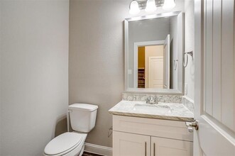 421 Glen Ct in Weatherford, TX - Building Photo - Building Photo