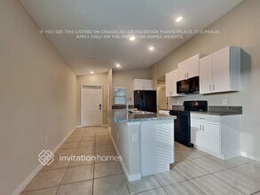 7115 King Crk Dr in Sun City Center, FL - Building Photo - Building Photo