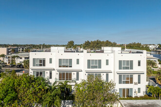 1000-1006 N Riverside Dr in Pompano Beach, FL - Building Photo - Building Photo