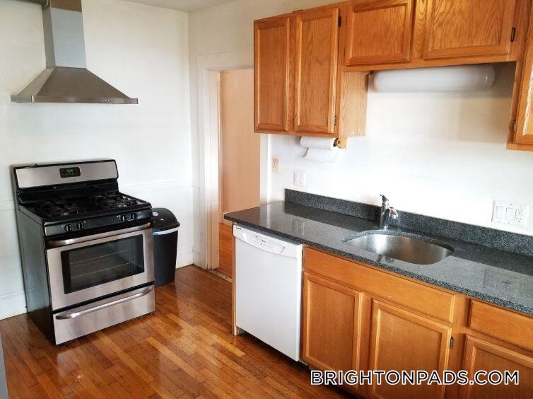 25 Colborne Rd in Boston, MA - Building Photo